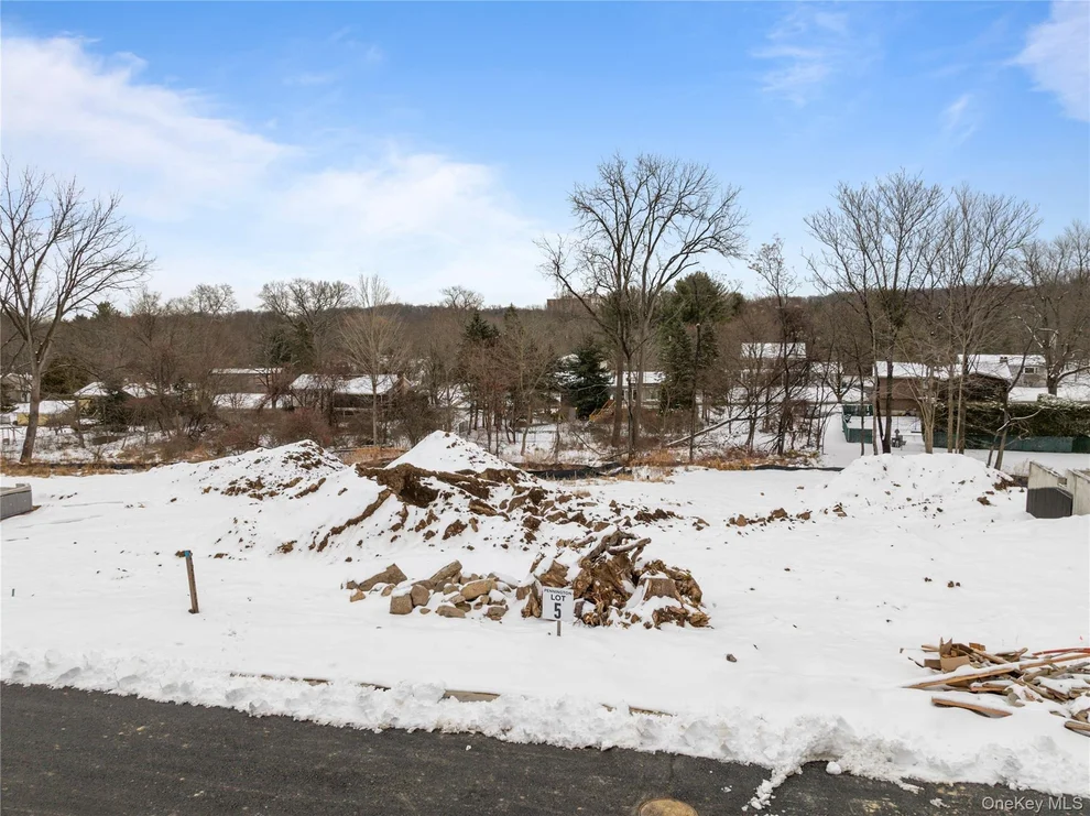 Unit for sale at 14 Argo Lane, Ramapo, NY 10977