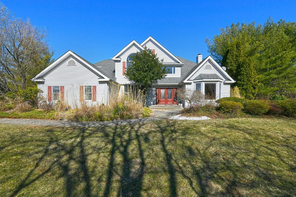 Unit for sale at 2 Honey Locust Court, Huntington, NY 11746