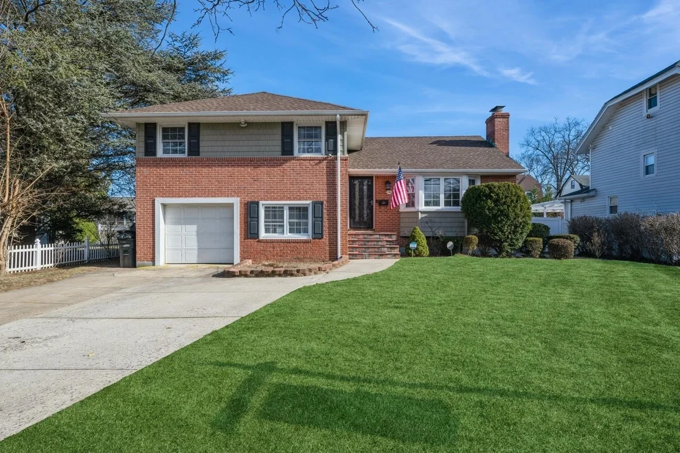 Unit for sale at 150 Wallace Street, Hempstead, NY 11520