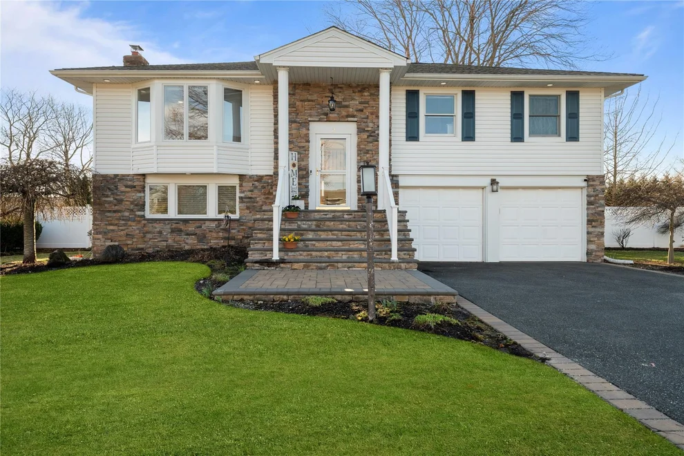 Unit for sale at 2 Wendy Lane, Huntington, NY 11731