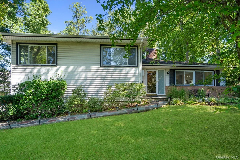Unit for sale at 58 Ridge Drive E, North Hempstead, NY 11576