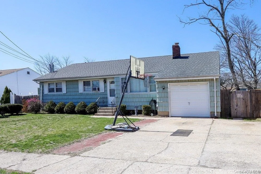 Unit for sale at 191 Park Avenue, Bethpage, NY 11714