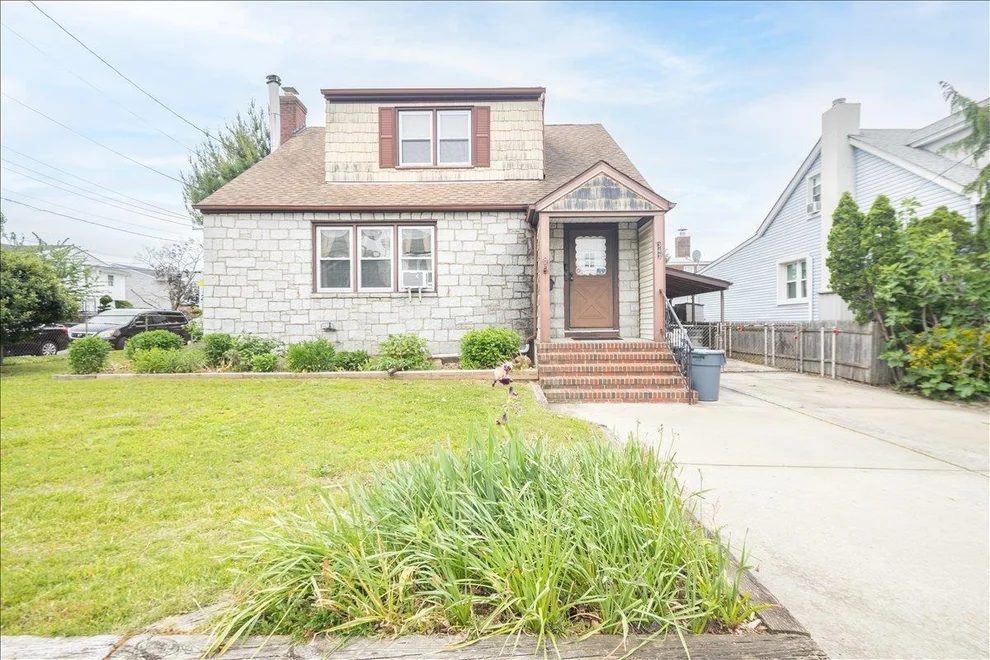 Unit for sale at 343 Franklin Avenue, Hempstead, NY 11557