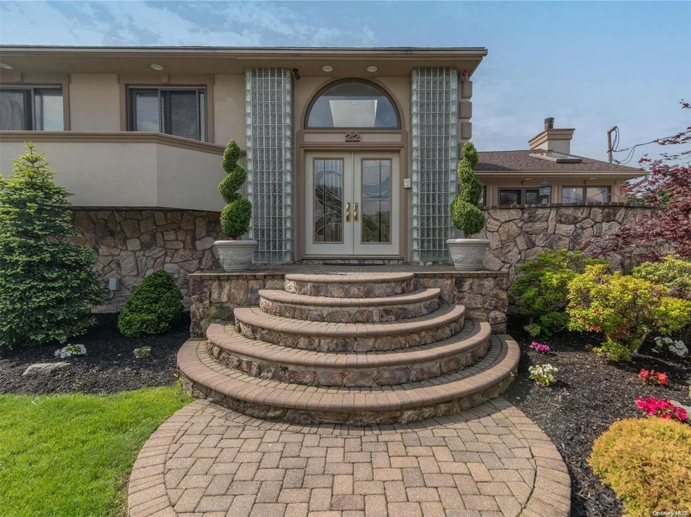 Unit for sale at 22 Shelley Drive, Oyster Bay, NY 11758