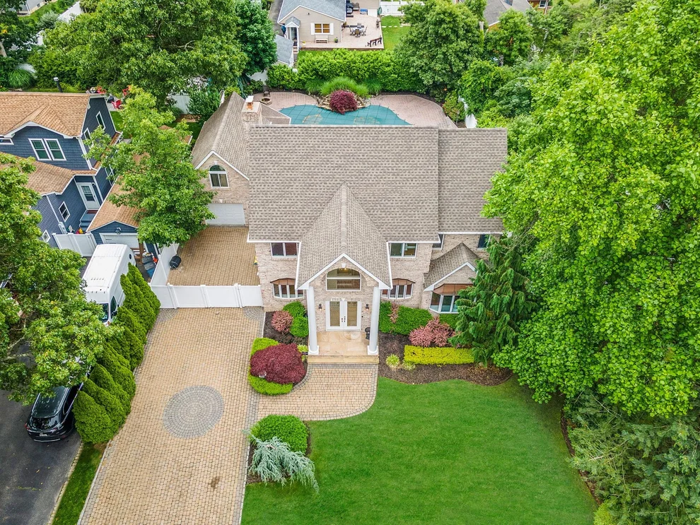 Unit for sale at 53 Pequot Lane, Islip, NY 11730
