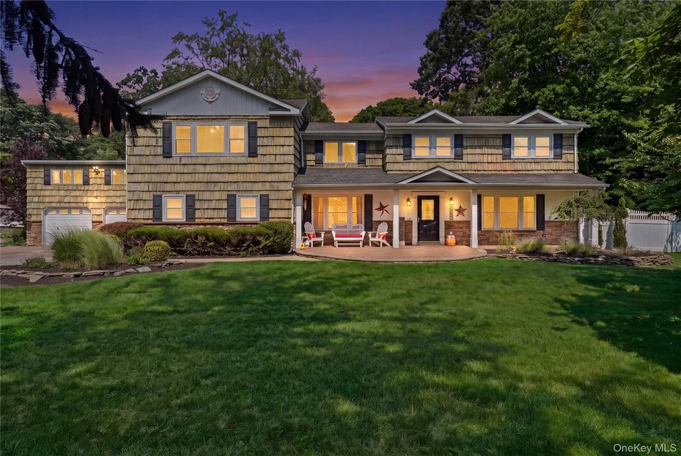 Unit for sale at 11 Tern Court, Islip, NY 11730