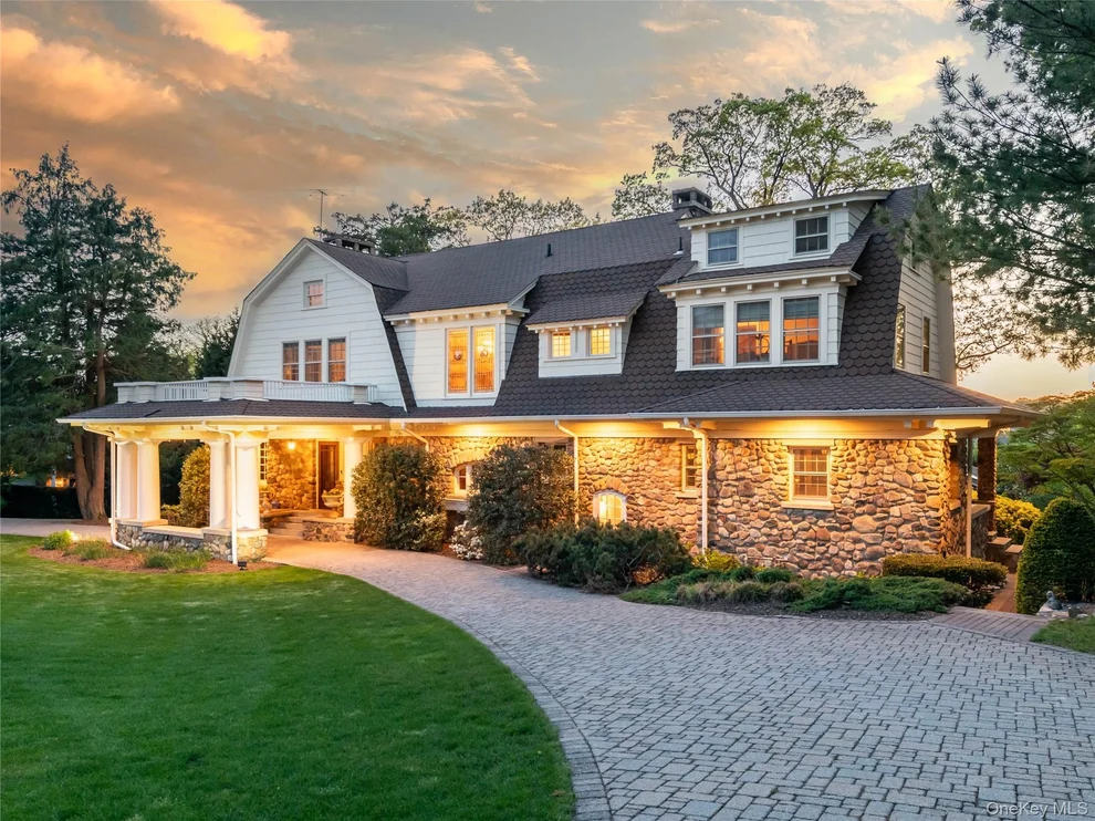 Unit for sale at 25 West Drive, North Hempstead, NY 11030