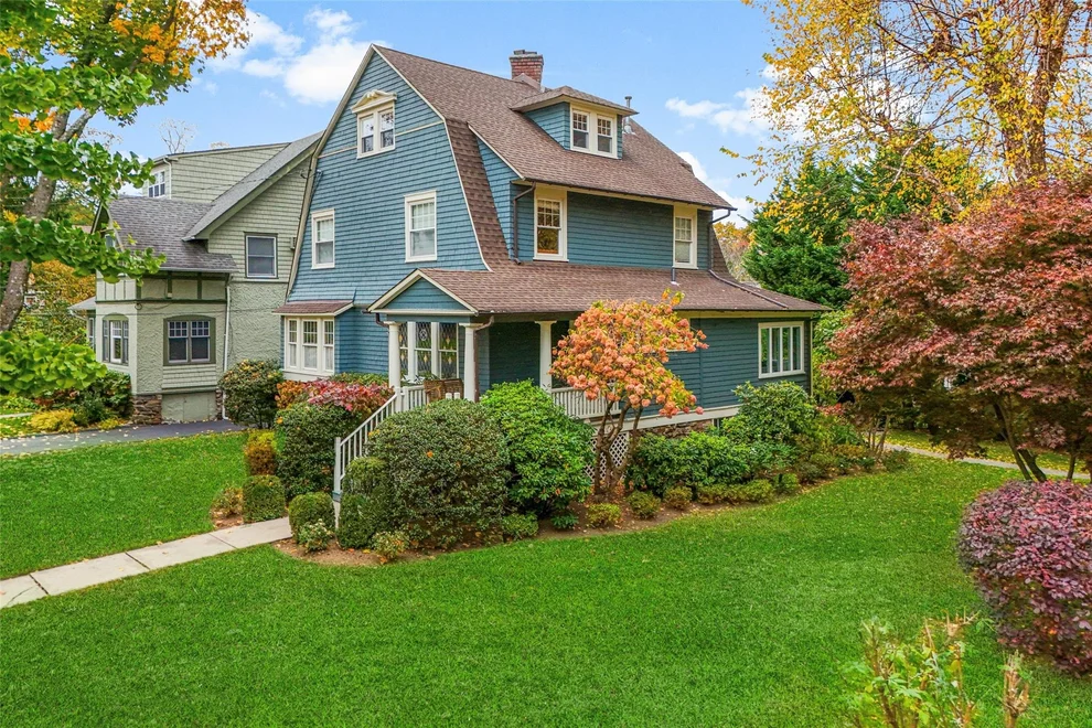 Unit for sale at 7 Thompson Place, Mamaroneck, NY 10538