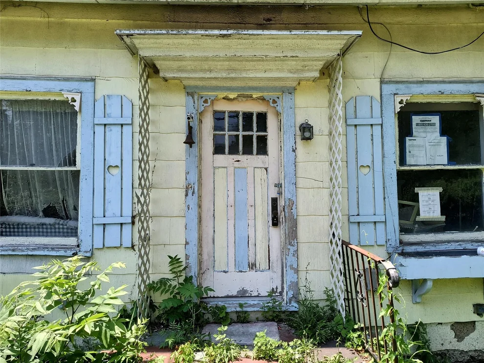 Unit for sale at 69 North Road, Lloyd, NY 12528