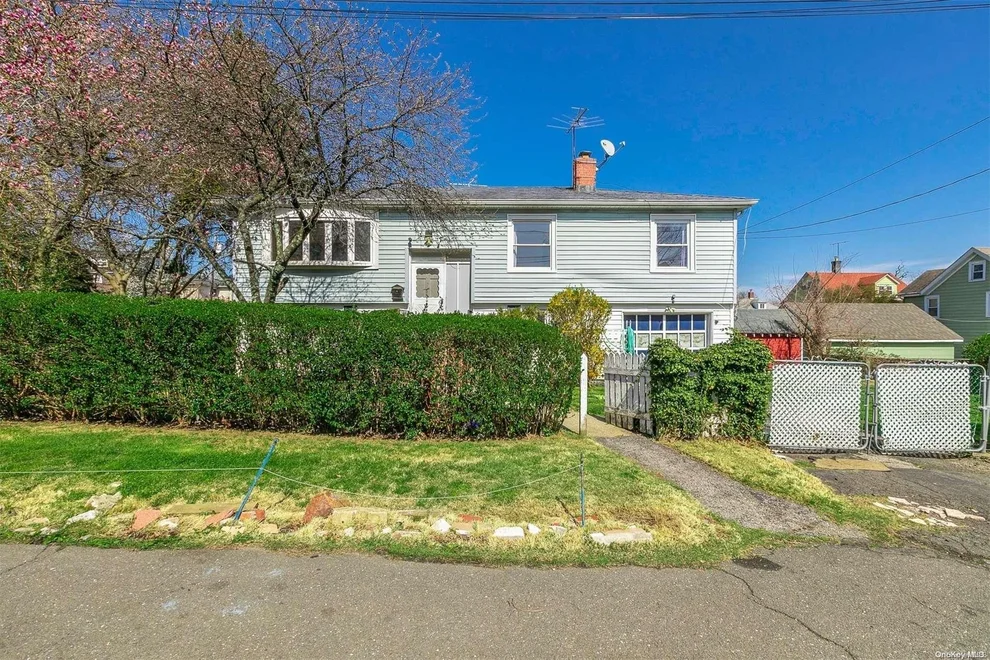 Unit for sale at 1 Dickson Street, Oyster Bay, NY 11542