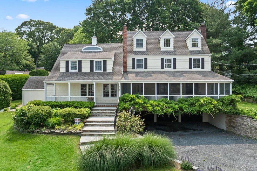 Unit for sale at 2 Valley Drive, Huntington, NY 11743