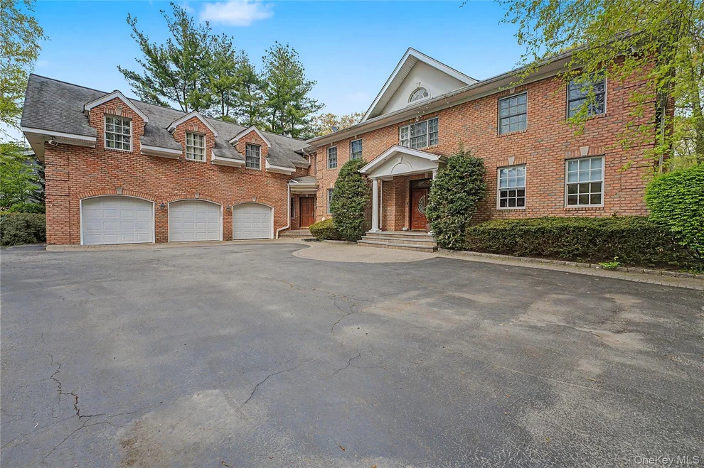 Unit for sale at 12 Chauncey Place, Oyster Bay, NY 11797