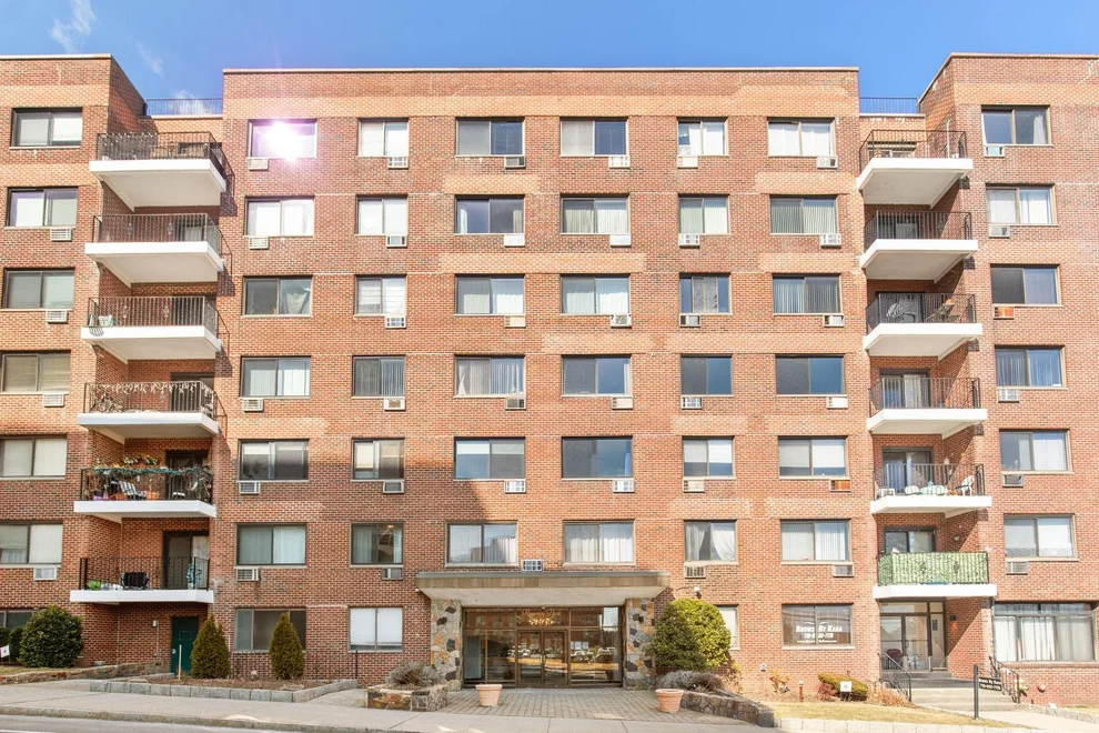 Unit for sale at 25 Lake Street, White Plains, NY 10603