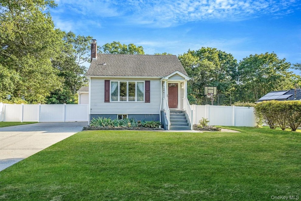 Unit for sale at 6 Cedar Oaks Avenue, Brookhaven, NY 11738