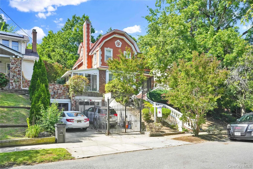 Unit for sale at 84-42 Charlecote Ridge, New York, NY 11432