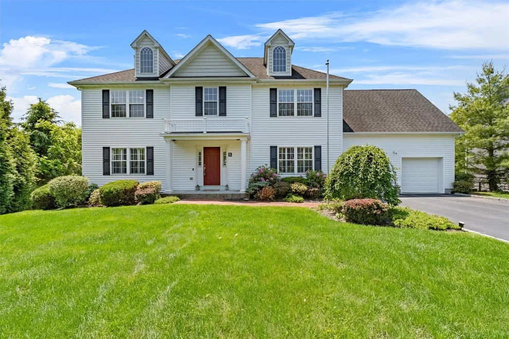 Unit for sale at 5 Brianna Lane, Yorktown, NY 10598