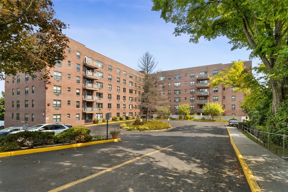 Unit for sale at 77 Carpenter Avenue, Mount Kisco, NY 10549