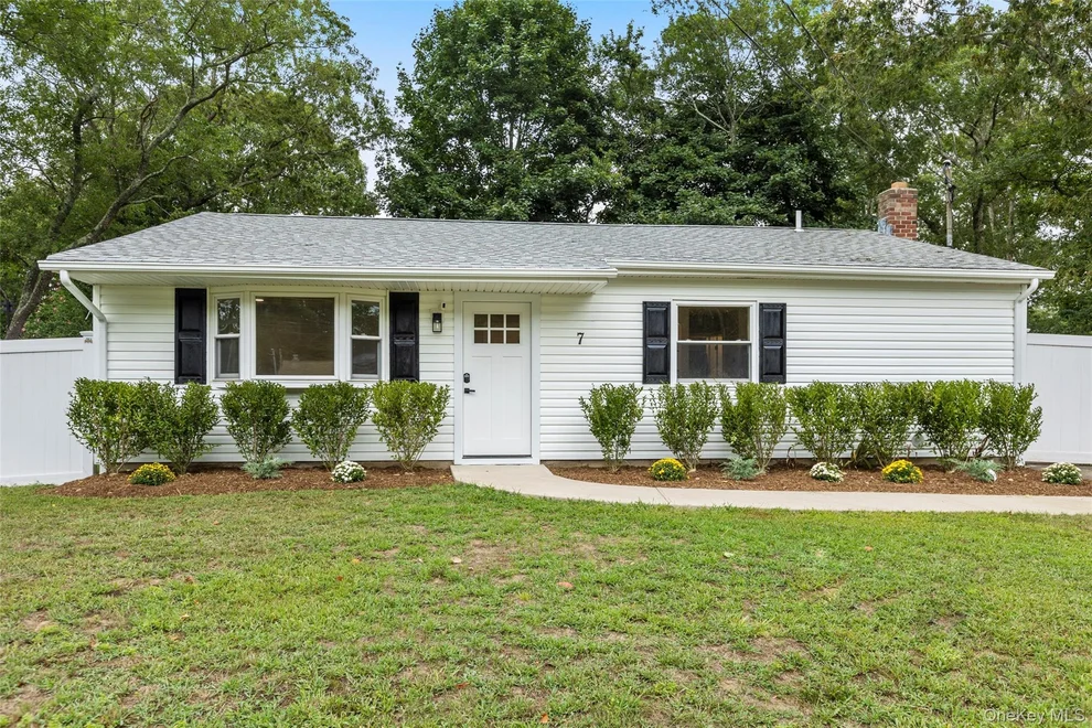 Unit for sale at 7 Artist Drive, Brookhaven, NY 11953