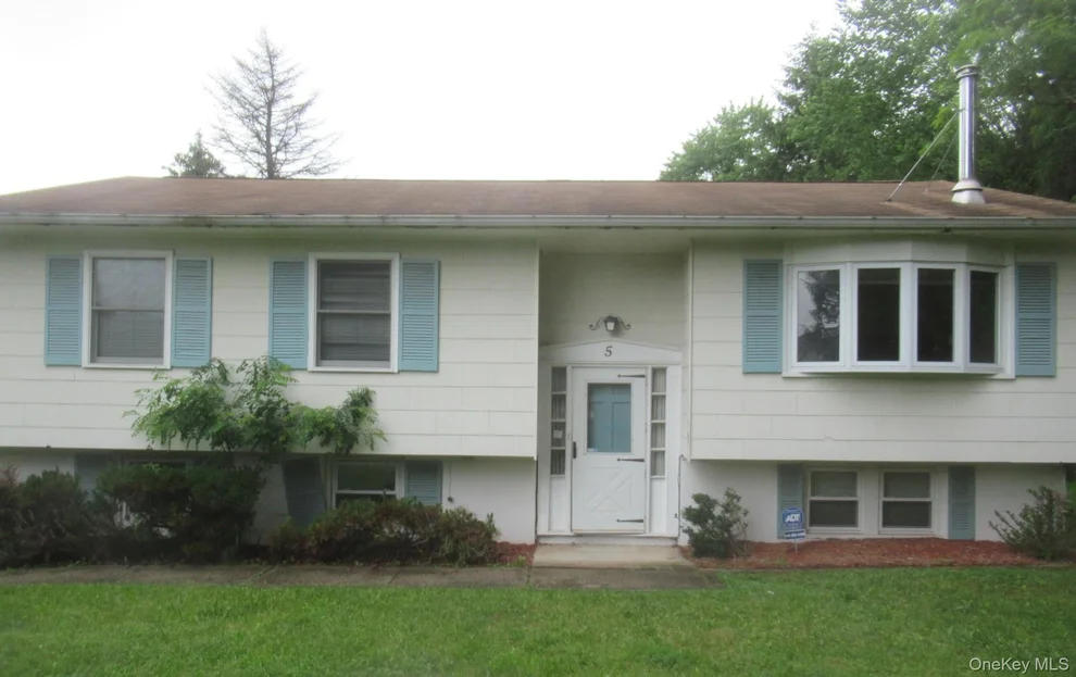 Unit for sale at 5 Peace Drive, Wallkill, NY 10941