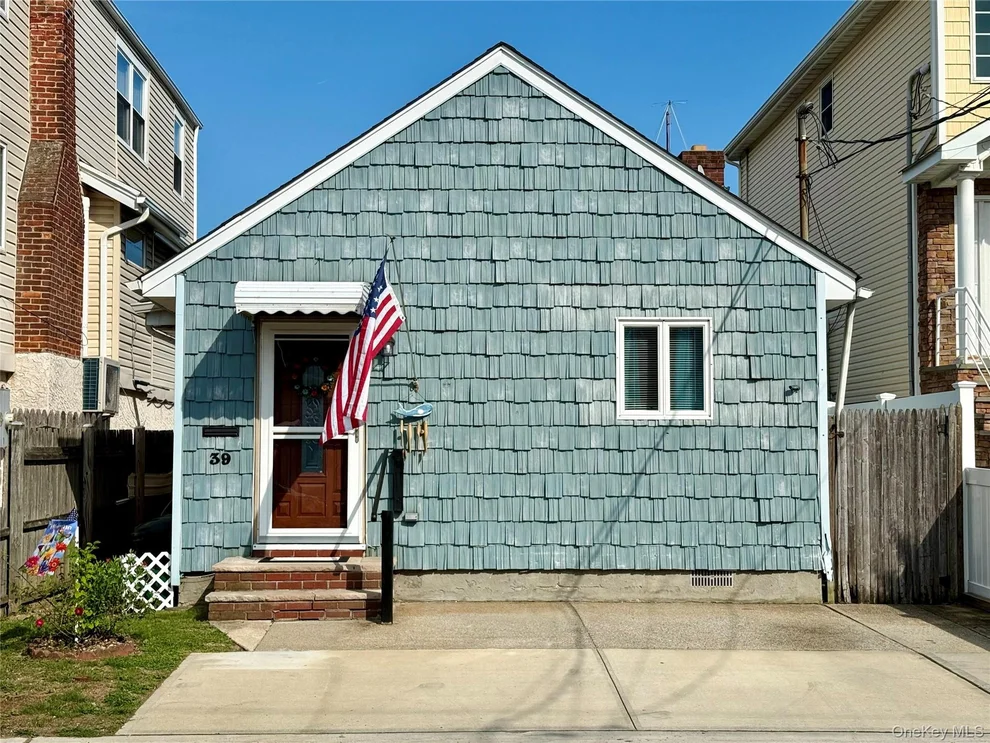 Unit for sale at 39 West Boulevard, Hempstead, NY 11518