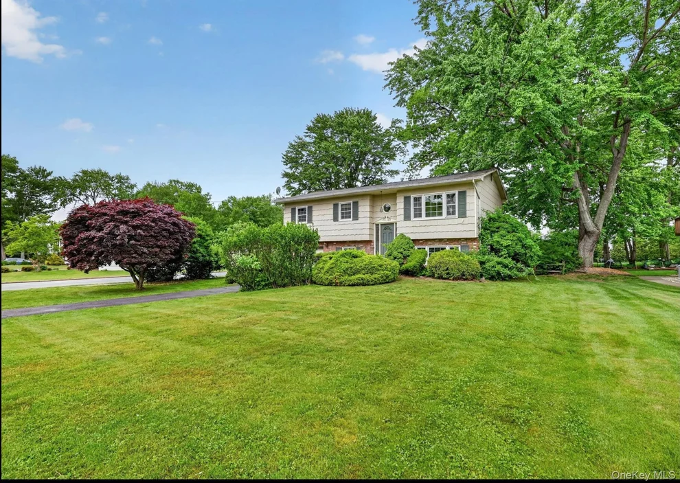 Unit for sale at 105 Lakewood Drive, Clarkstown, NY 10920