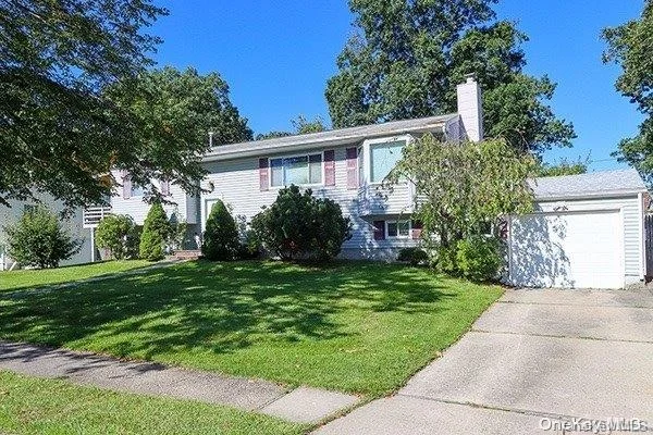 Unit for sale at 17 Phyllis Drive, Huntington, NY 11731