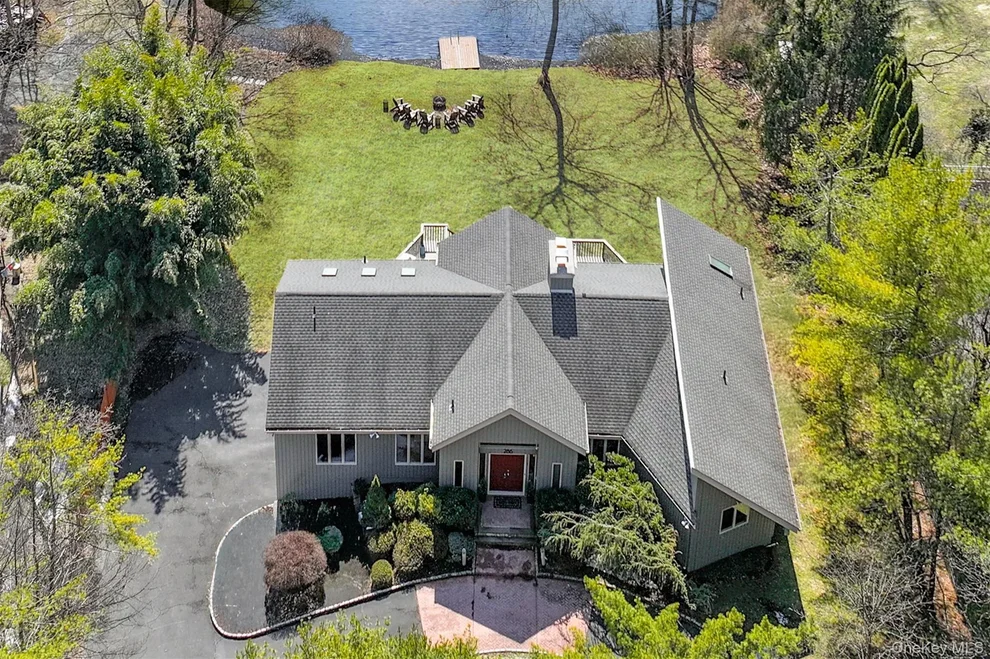 Unit for sale at 286 S Mountain Road, Clarkstown, NY 10956
