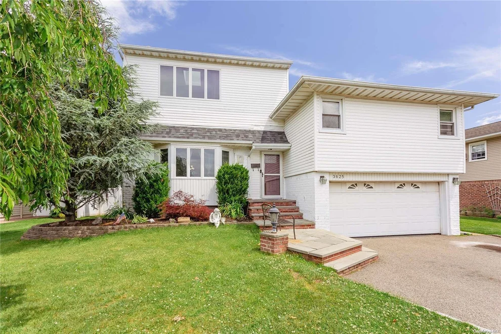 Unit for sale at 3625 Lynn Lane, Hempstead, NY 11793