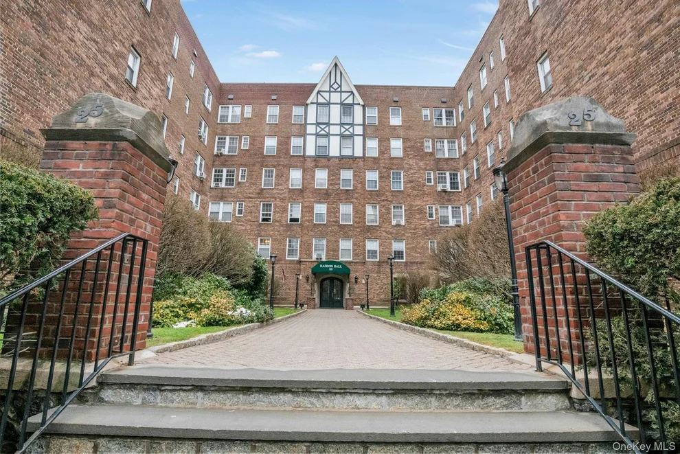 Unit for sale at 25 Parkview Avenue, Yonkers, NY 10708