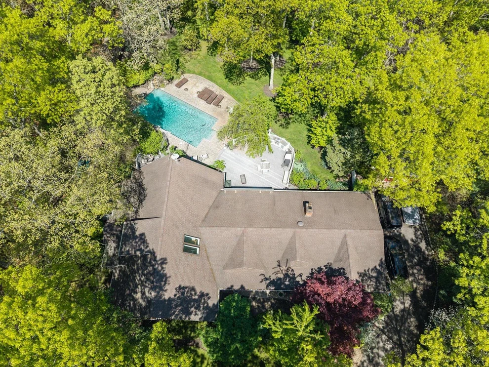 Unit for sale at 30 Bramble Lane, Huntington, NY 11747