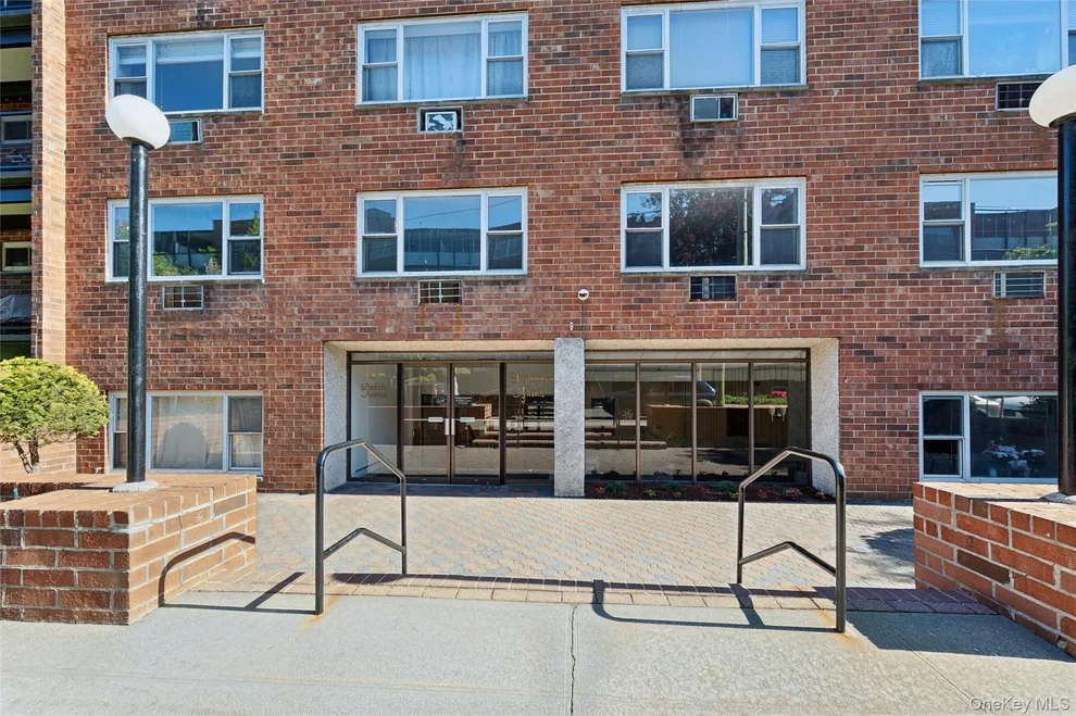 Unit for sale at 101 Lincoln Avenue, North Hempstead, NY 11501