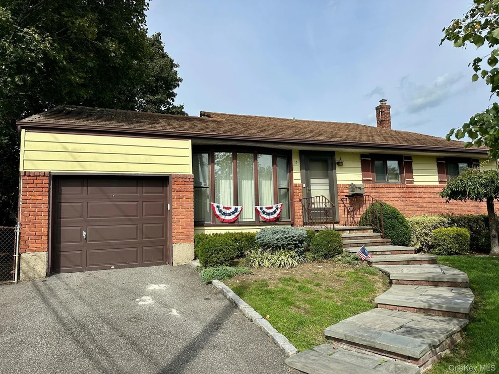 Unit for sale at 15 Sheli Drive, Oyster Bay, NY 11804