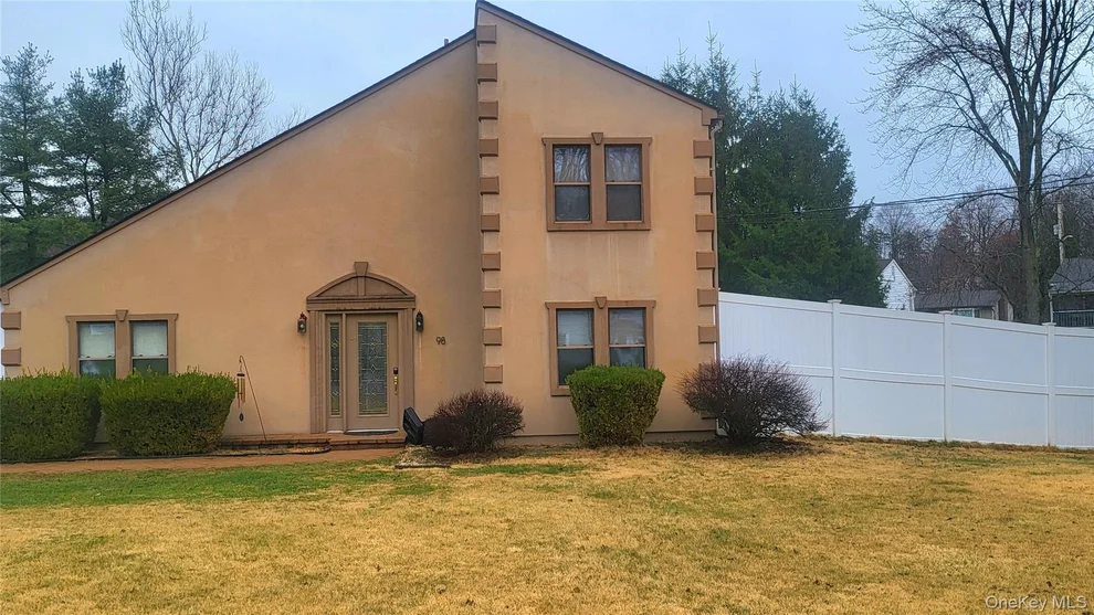 Unit for sale at 98 Sutton Park Road, Poughkeepsie (Town), NY 12603
