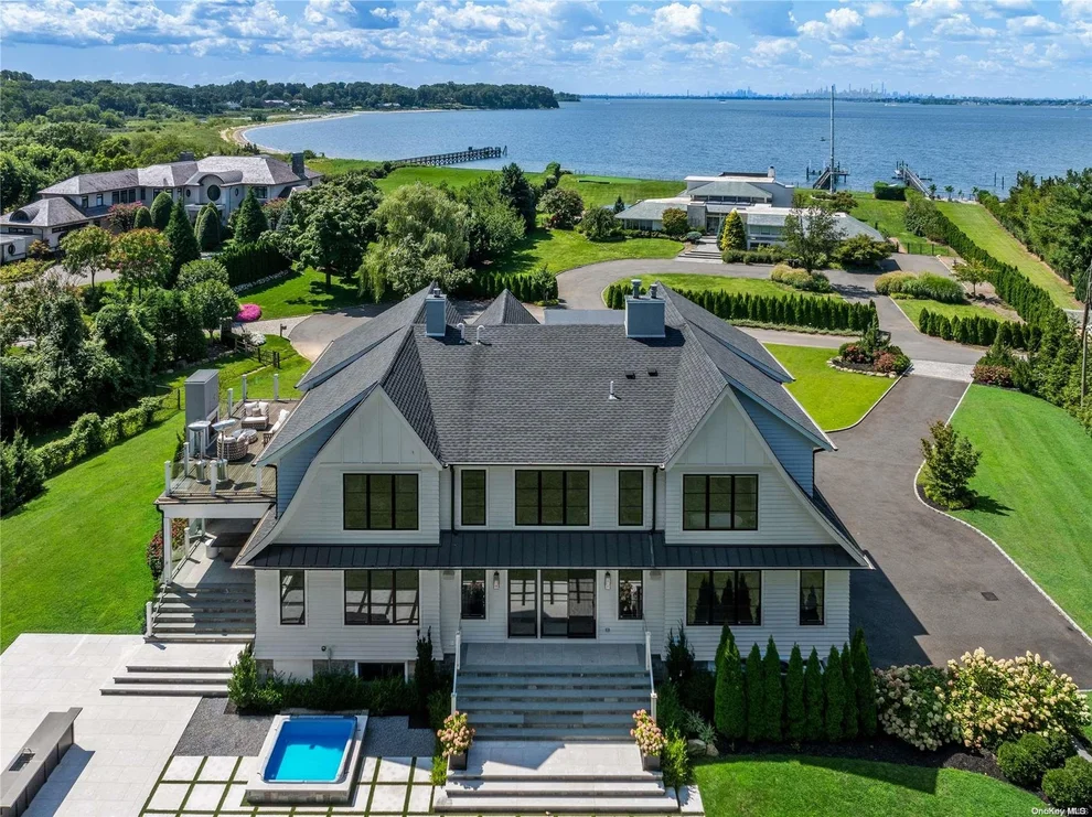 Unit for sale at 6 Half Moon Lane, North Hempstead, NY 11050