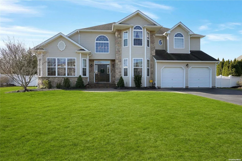 Unit for sale at 35 Island Trail, Brookhaven, NY 11766