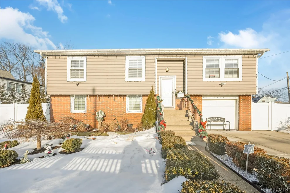 Unit for sale at 128 Park Avenue, Hempstead, NY 11575