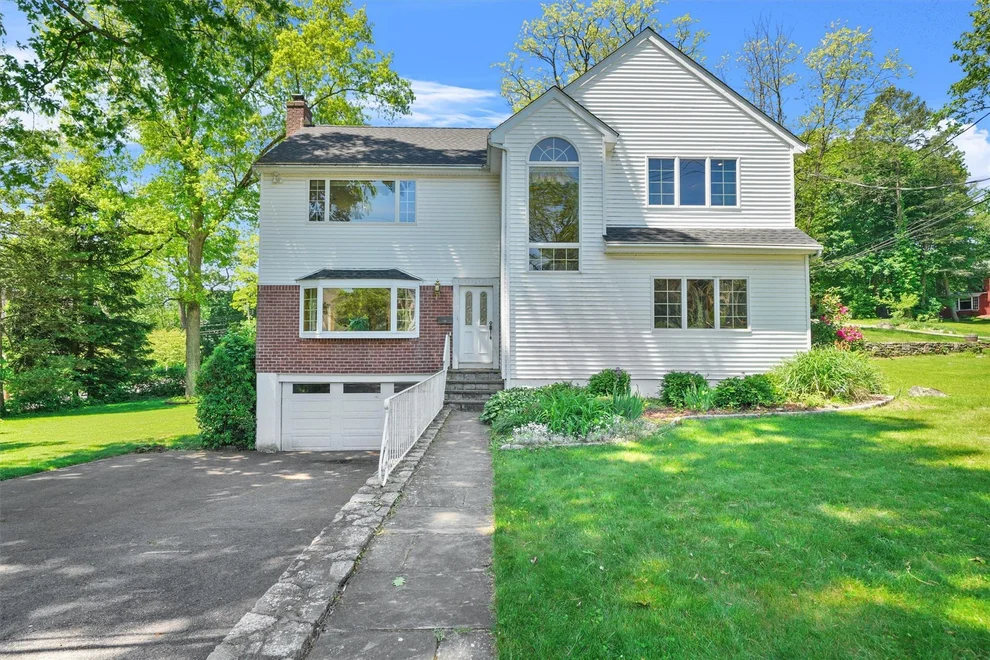 Unit for sale at 152 Locust Road, Mount Pleasant, NY 10570