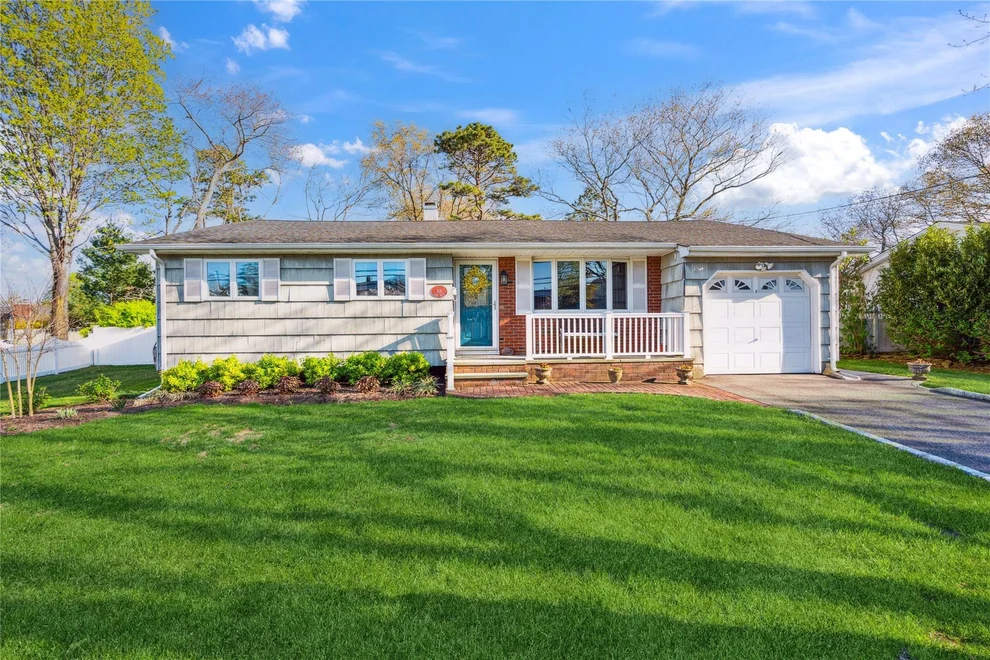 Unit for sale at 169 Loop Drive, Islip, NY 11782