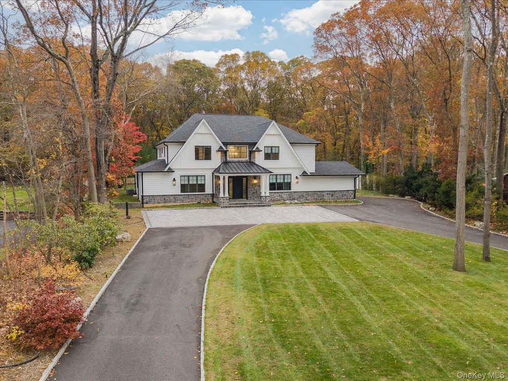Unit for sale at 7 Barrington Place, Huntington, NY 11747