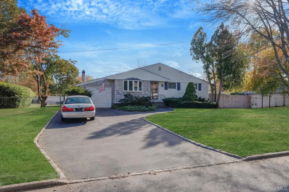 Unit for sale at 236 New York Avenue, Islip, NY 11706