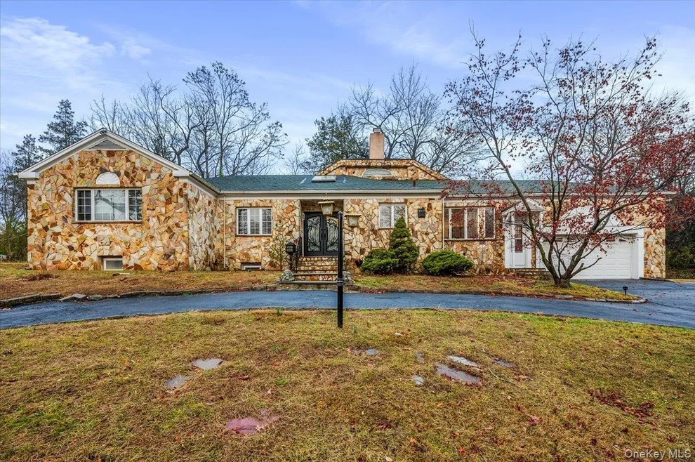 Unit for sale at 18 Locust Drive, North Hempstead, NY 11021