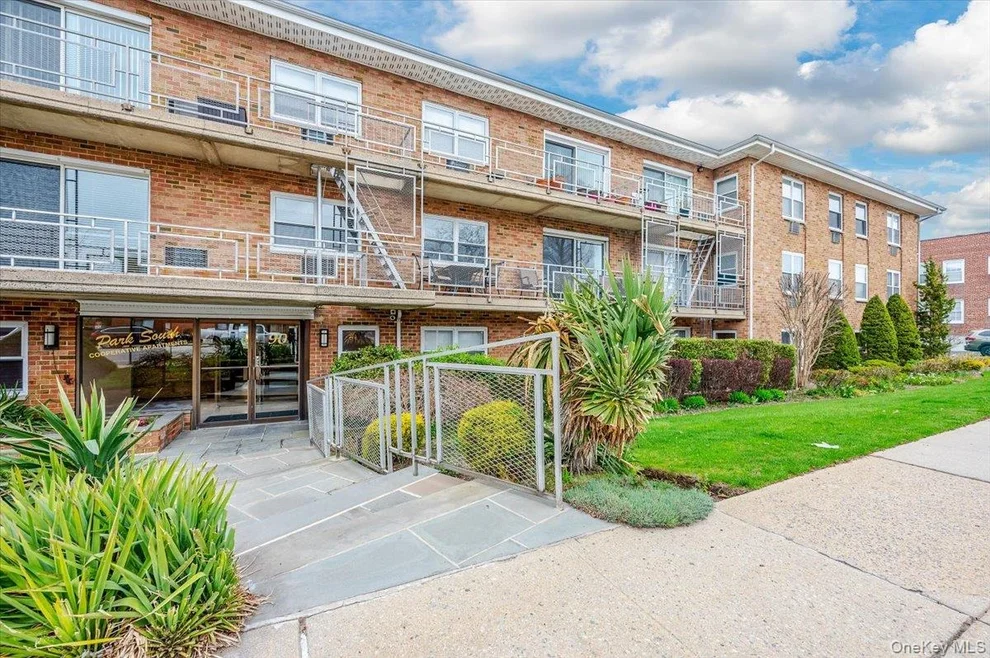 Unit for sale at 90 S Park Avenue, Hempstead, NY 11570