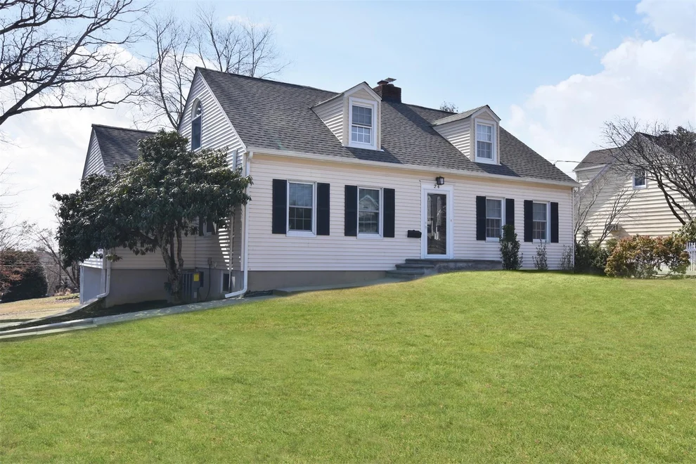 Unit for sale at 24 Lochland Road, Mount Pleasant, NY 10595