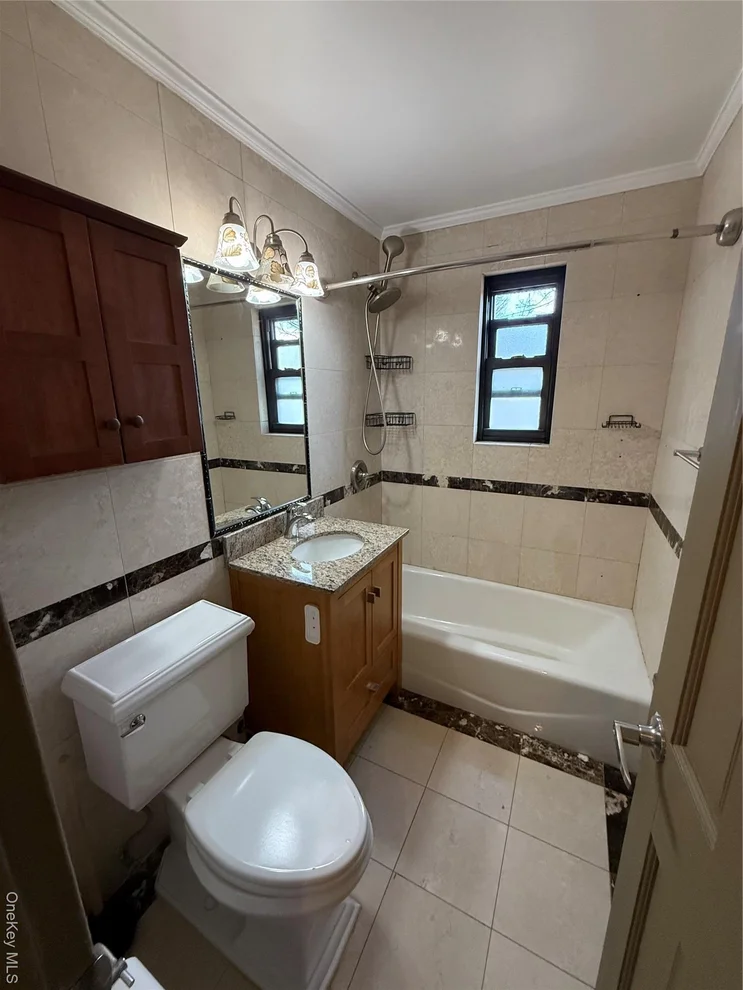 Unit for sale at 40 Terrace Circle, North Hempstead, NY 11021