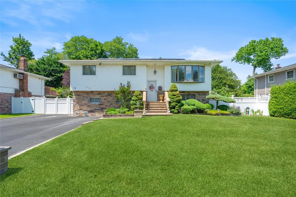 Unit for sale at 305 Alfred Street, Babylon, NY 11703