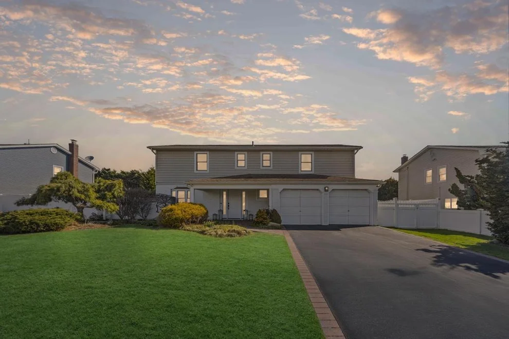 Unit for sale at 11 Mariners Circle, Islip, NY 11795