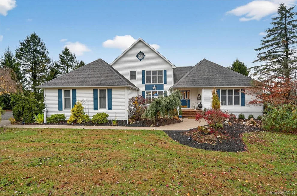 Unit for sale at 31 Almond Tree Lane, Warwick (Town), NY 10990