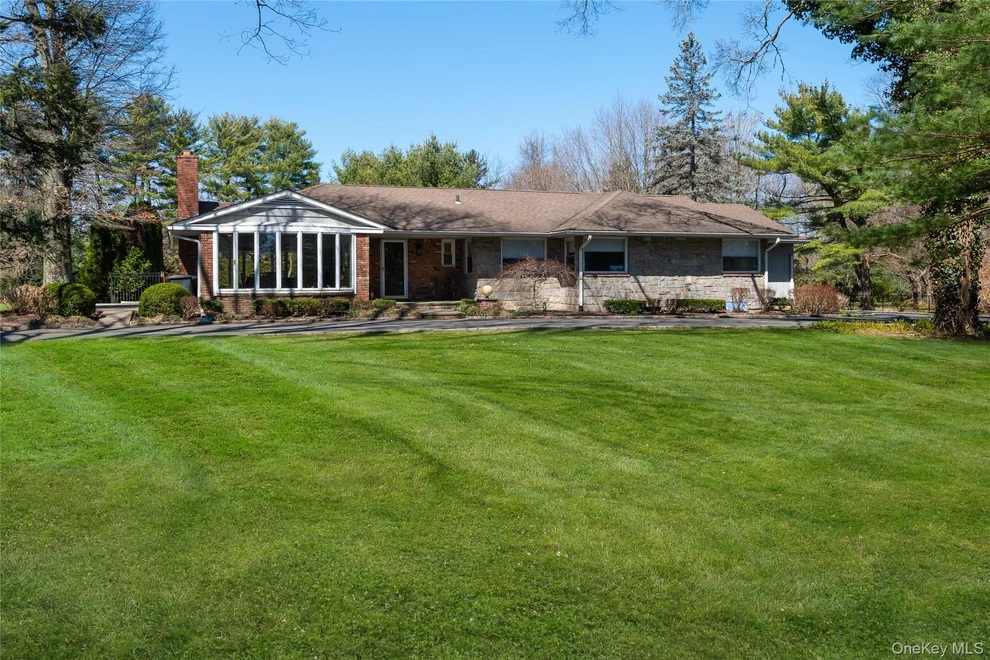 Unit for sale at 189 Old Westbury Road, North Hempstead, NY 11568