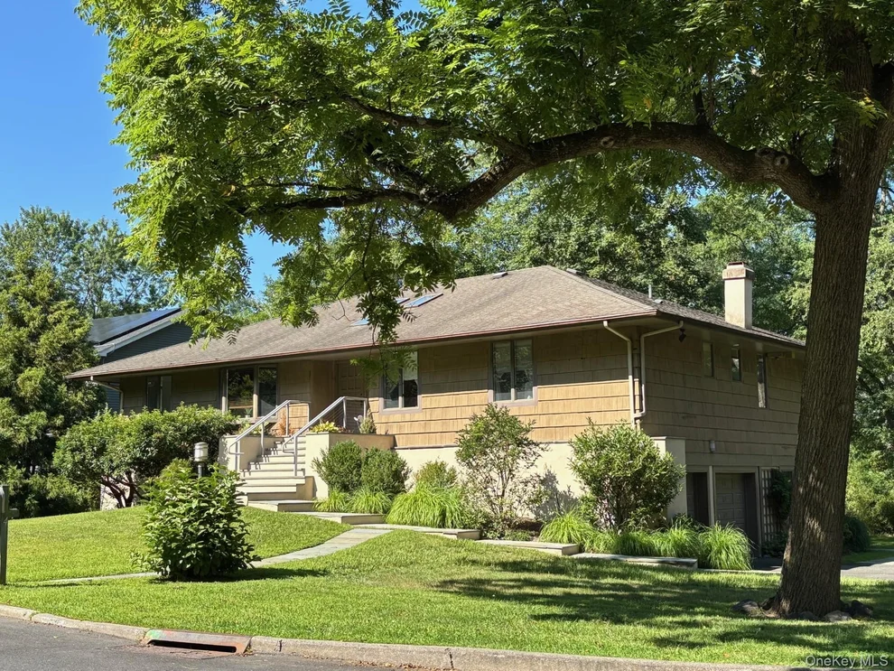 Unit for sale at 4 Ilinka Lane, Greenburgh, NY 10533
