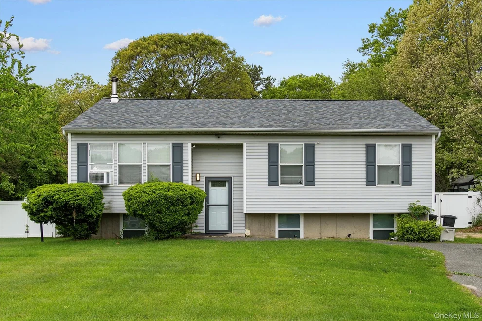 Unit for sale at 650 N Dunton Avenue, Brookhaven, NY 11772